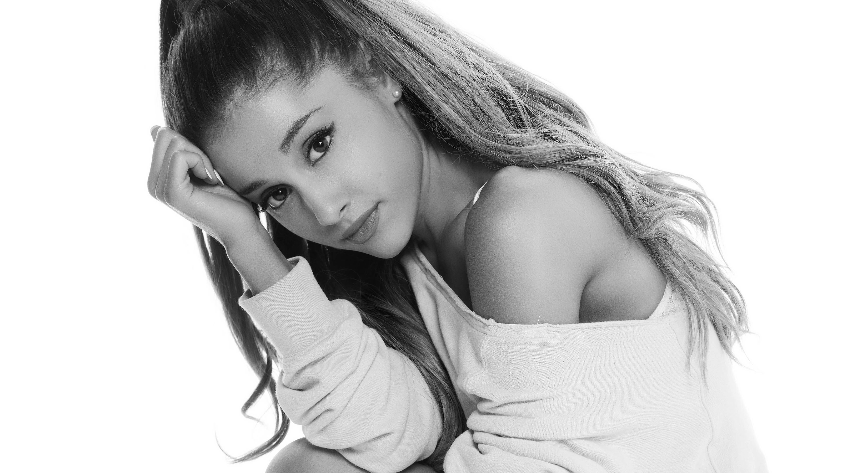 http://www.midiorama.com/wp-content/uploads/2016/06/ariana-grande-2.jpg