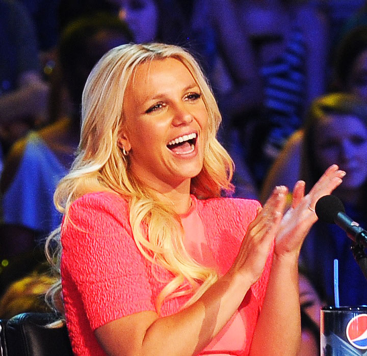 Britney spears happy. Звезда Бритни Спирс на аллее славы. Бритни Спирс Мем. Britney Spears x Factor Simon. Бритни Спирс новости.