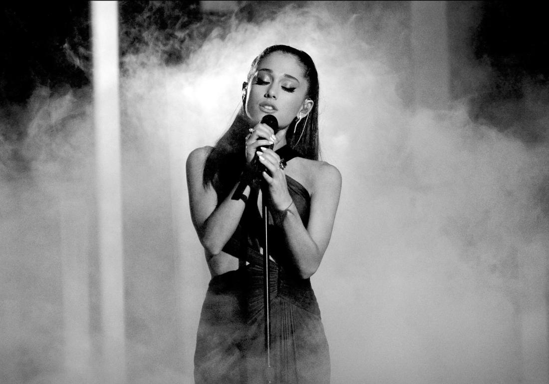 Ariana Grande divulga nova faixa! Confira “Voodoo Love” | Midiorama