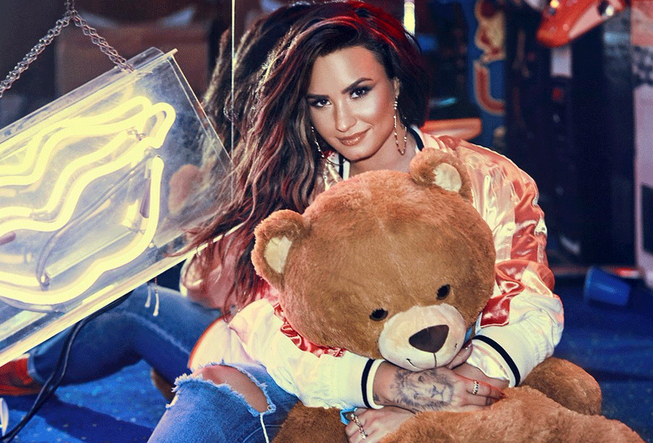 Demi Lovato - Sorry Not Sorry (Official Video) 